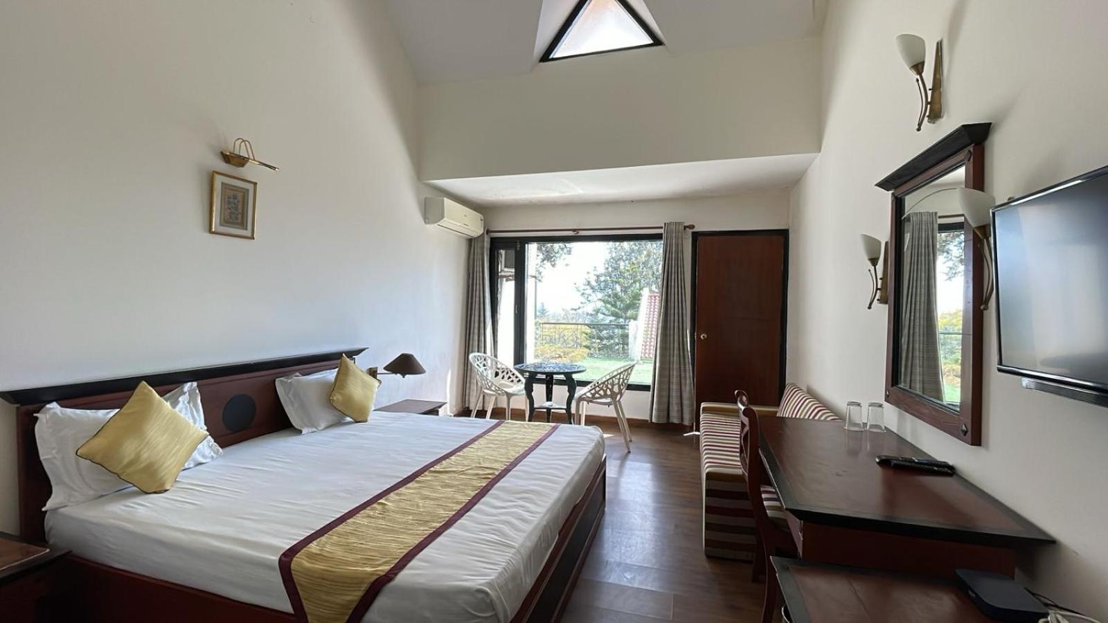 Hotel 8Fold-Pinecrest By Larisa, Bhīm Tāl Exteriér fotografie